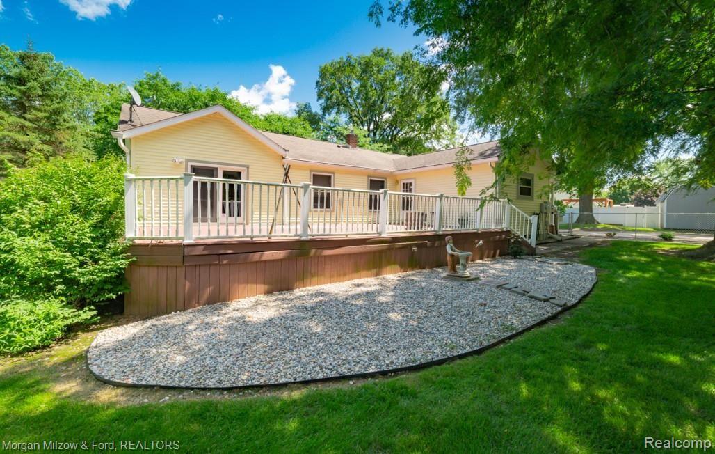 2403 North Genesee Road Burton, MI 48509 - Photo 53 of 55 2403 N Genesee-54.jpg