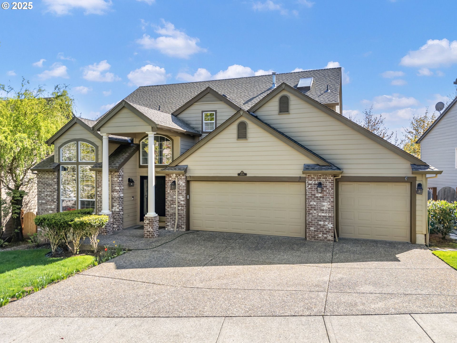 16100 Southwest Goshawk Street Beaverton, OR 97007 - Photo 2 of 45 Gallery Image 2