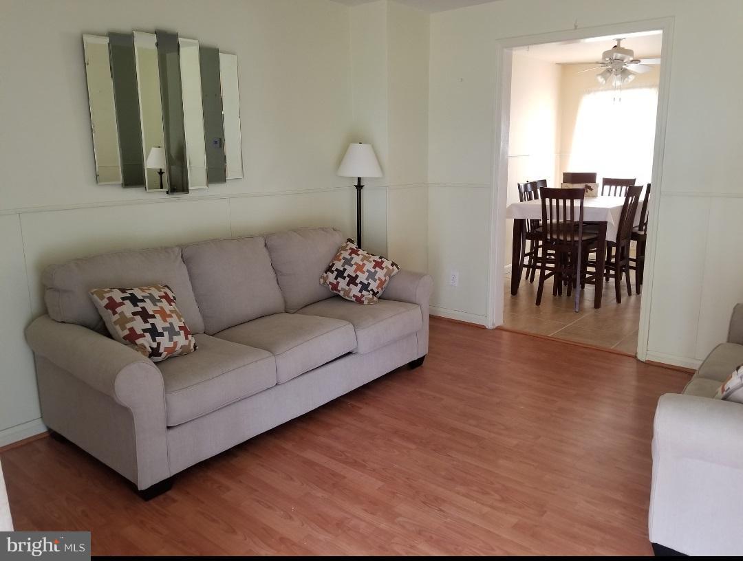 1034 Tunbridge Road Baltimore, MD 21212 - Photo 4 of 4 Living Room