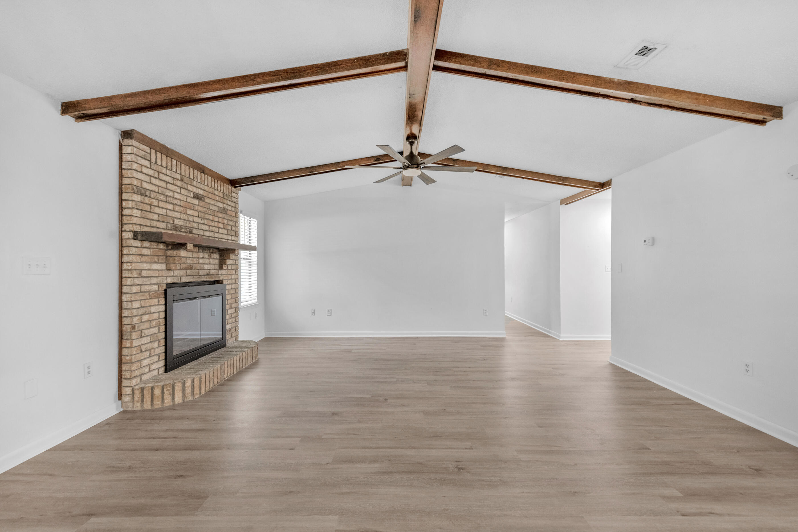 105 Shell Drive Crestview, FL 32536 - Photo 15 of 32 Living Area