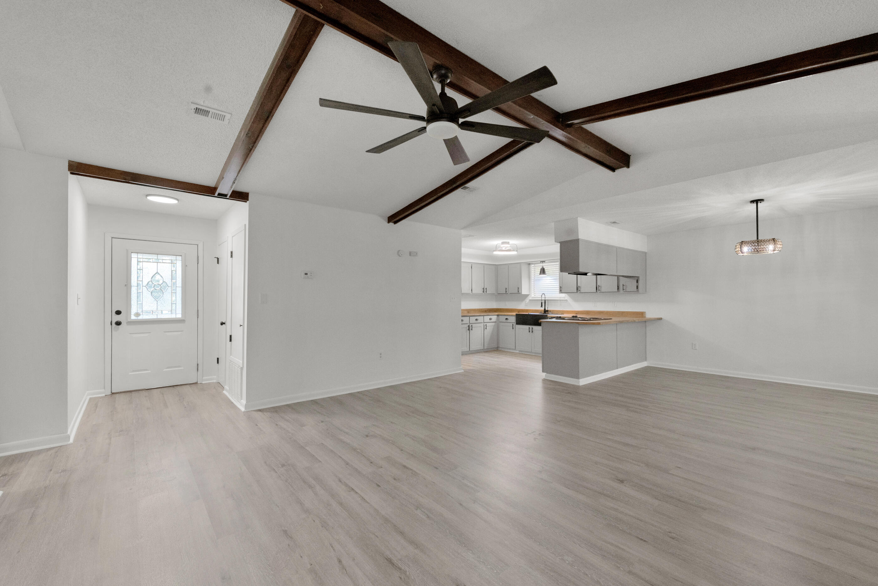 105 Shell Drive Crestview, FL 32536 - Photo 17 of 32 Living Area