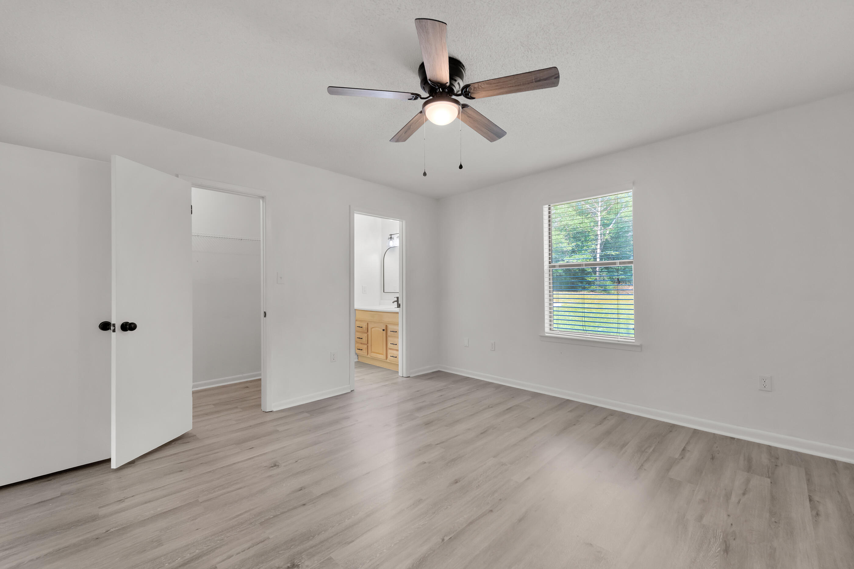 105 Shell Drive Crestview, FL 32536 - Photo 19 of 32 Primary Bedroom