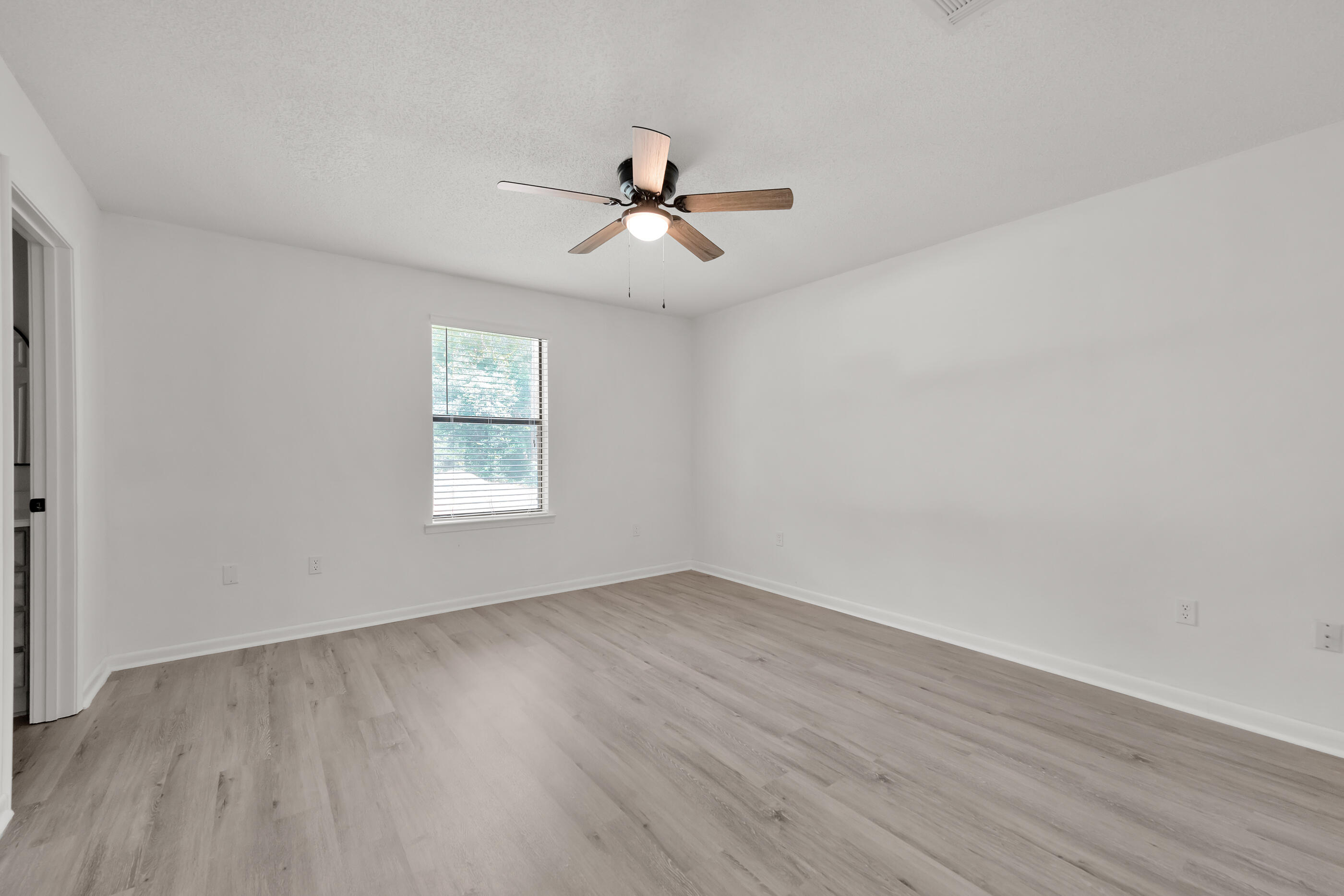 105 Shell Drive Crestview, FL 32536 - Photo 25 of 32 Bedroom 3