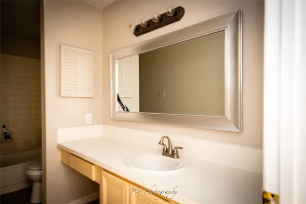 $950 | 12500 Sandpiper Drive, Unit 52, Houston, TX 77035