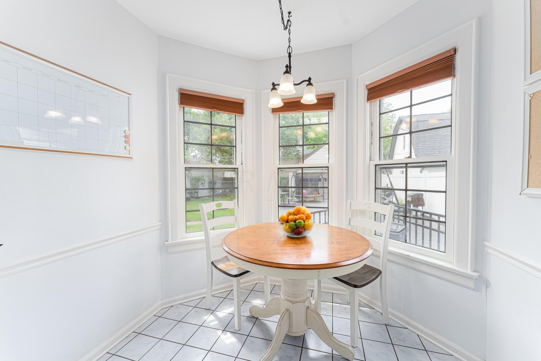49 South Remington Road Columbus, OH 43209 - Photo 9 of 42 Breakfast nook