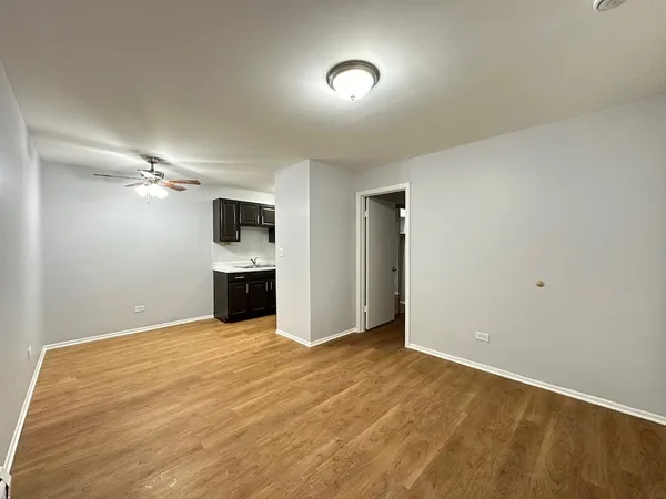 $1,395 | 4612 North Beacon Street, Unit 1G, Chicago, IL 60640