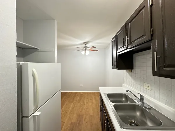 $1,395 | 4612 North Beacon Street, Unit 1G, Chicago, IL 60640