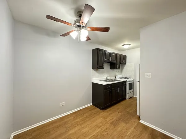 $1,395 | 4612 North Beacon Street, Unit 1G, Chicago, IL 60640