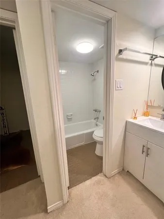 $1,300 | 504 E Avenue, Unit D, Grand Prairie, TX 75050