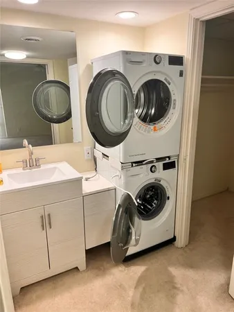 $1,300 | 504 E Avenue, Unit D, Grand Prairie, TX 75050