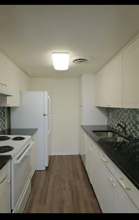 $1,300 | 504 E Avenue, Unit D, Grand Prairie, TX 75050