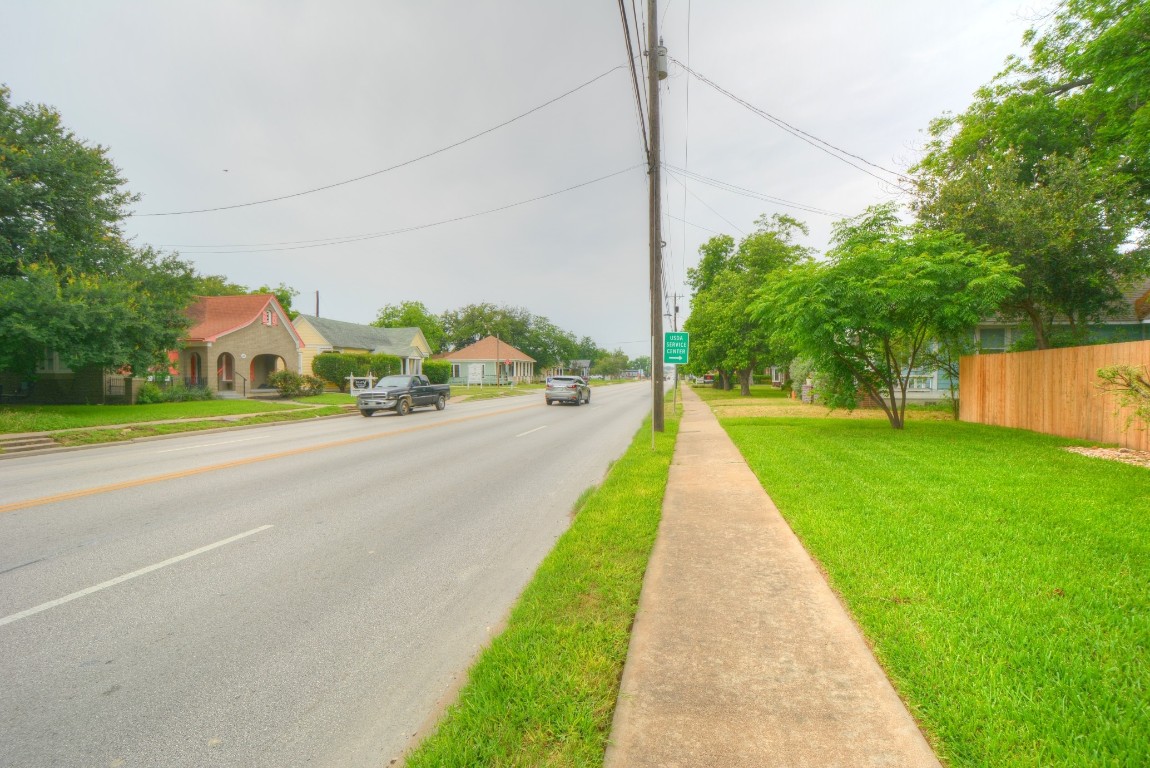 302 West University Avenue Georgetown, TX 78626 - Photo 6 of 7 a view of park with plants