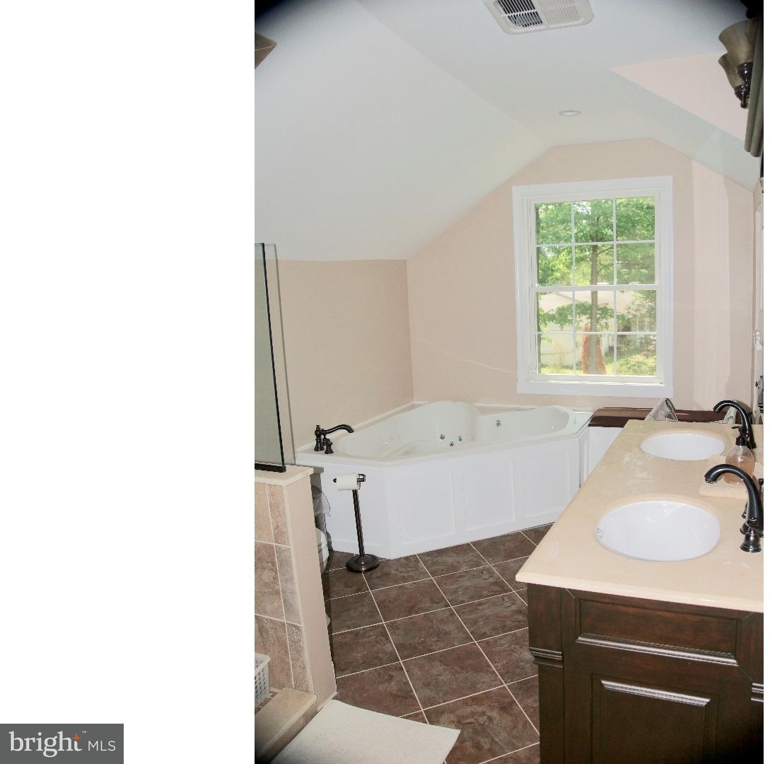 545 Store Road Harleysville, PA 19438 - Photo 11 of 25 Bathroom