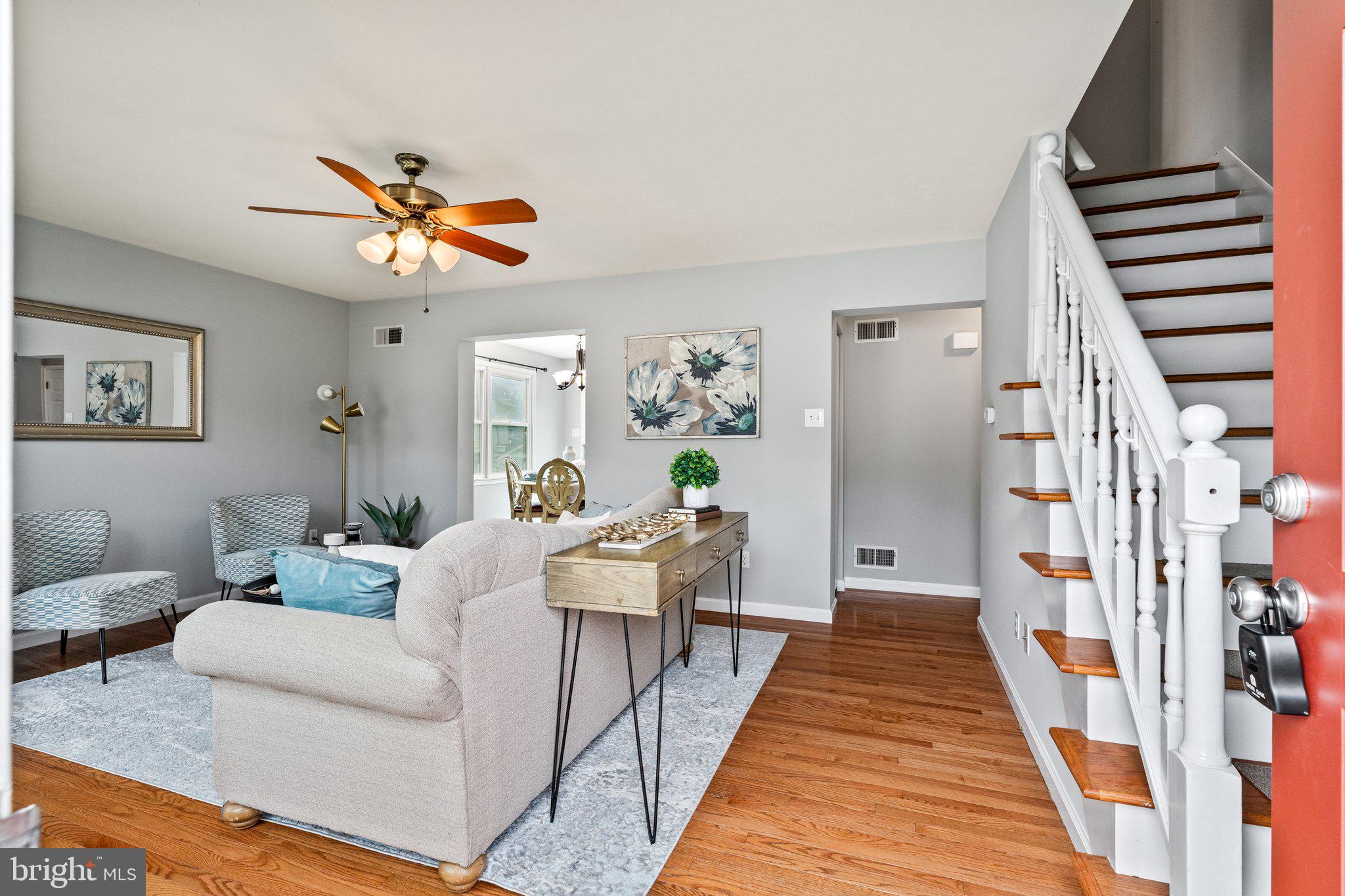 105 West Road Mount Airy, MD 21771 - Photo 3 of 39 Entry area