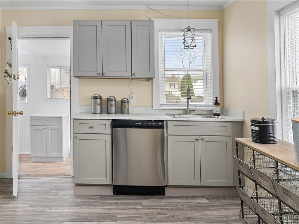 89 Irving Road Warwick, RI 02888 - Photo 13 of 25