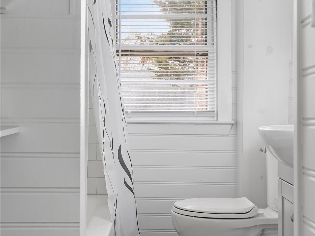 89 Irving Road Warwick, RI 02888 - Photo 19 of 25