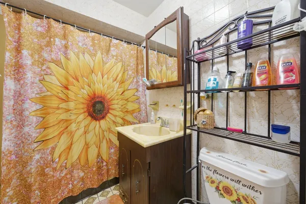 $359,000 | 7824 74th Street, Bridgeview, IL 60455