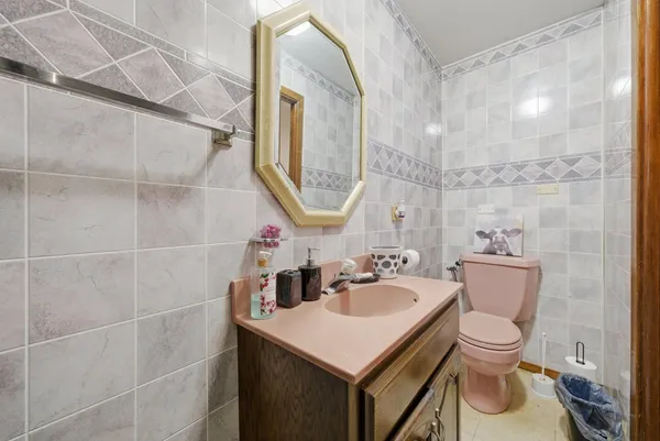 $359,000 | 7824 74th Street, Bridgeview, IL 60455