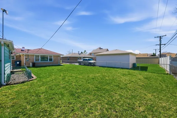 $359,000 | 7824 74th Street, Bridgeview, IL 60455