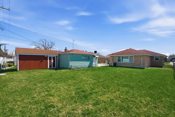 $359,000 | 7824 74th Street, Bridgeview, IL 60455