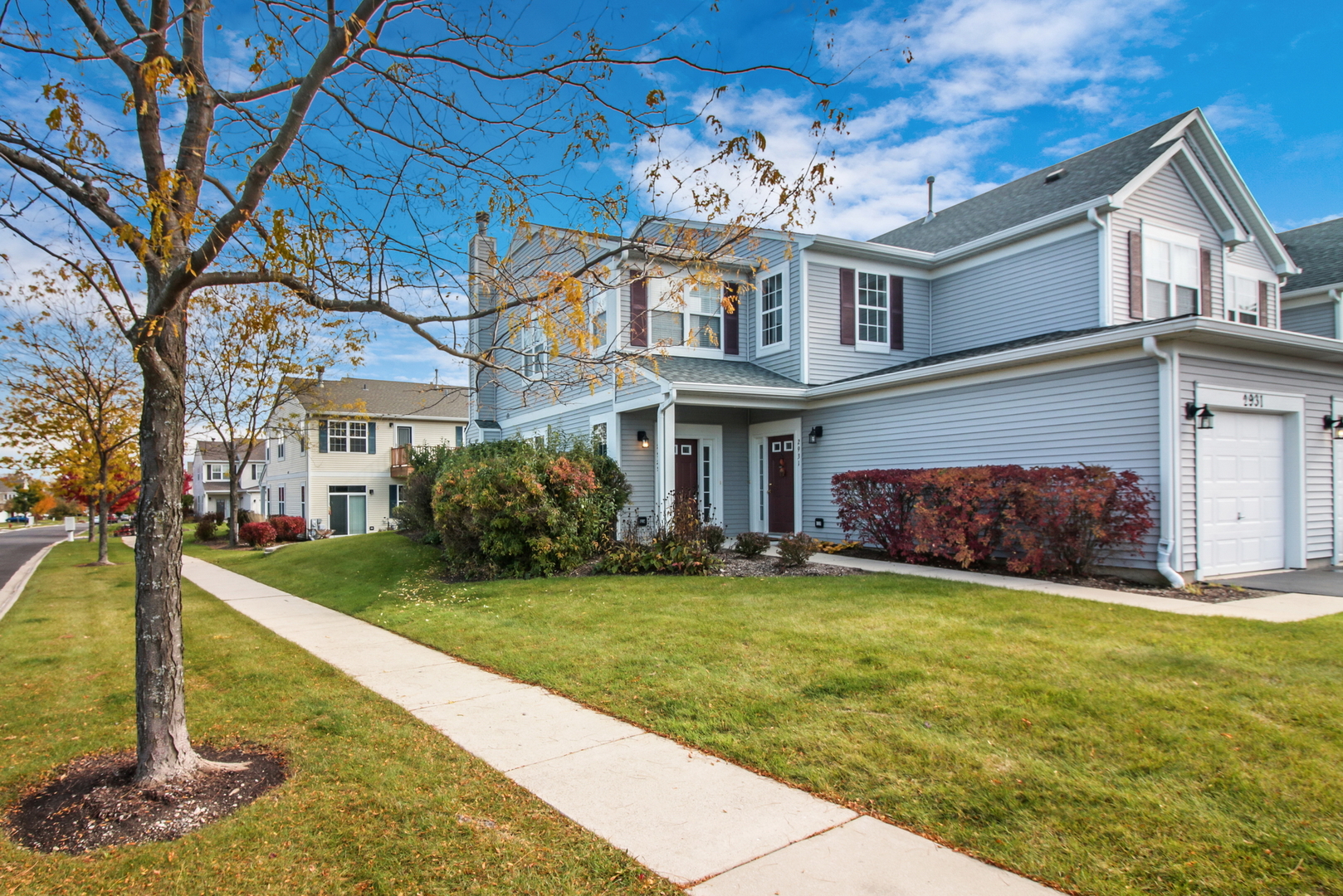 2929 Falling Waters Drive, Unit 2929 Lindenhurst, IL 60046 - Photo 2 of 17