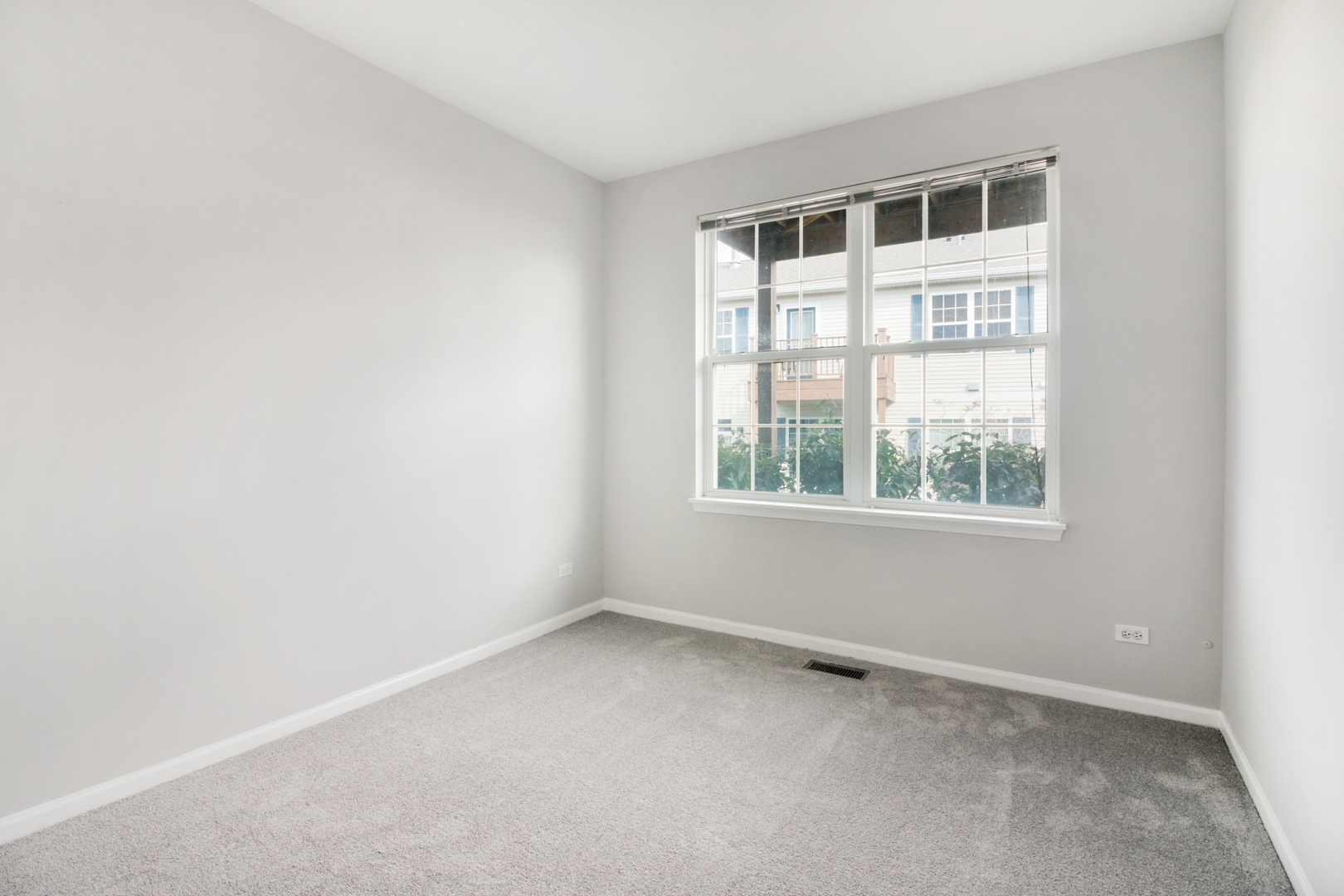 2929 Falling Waters Drive, Unit 2929 Lindenhurst, IL 60046 - Photo 11 of 17