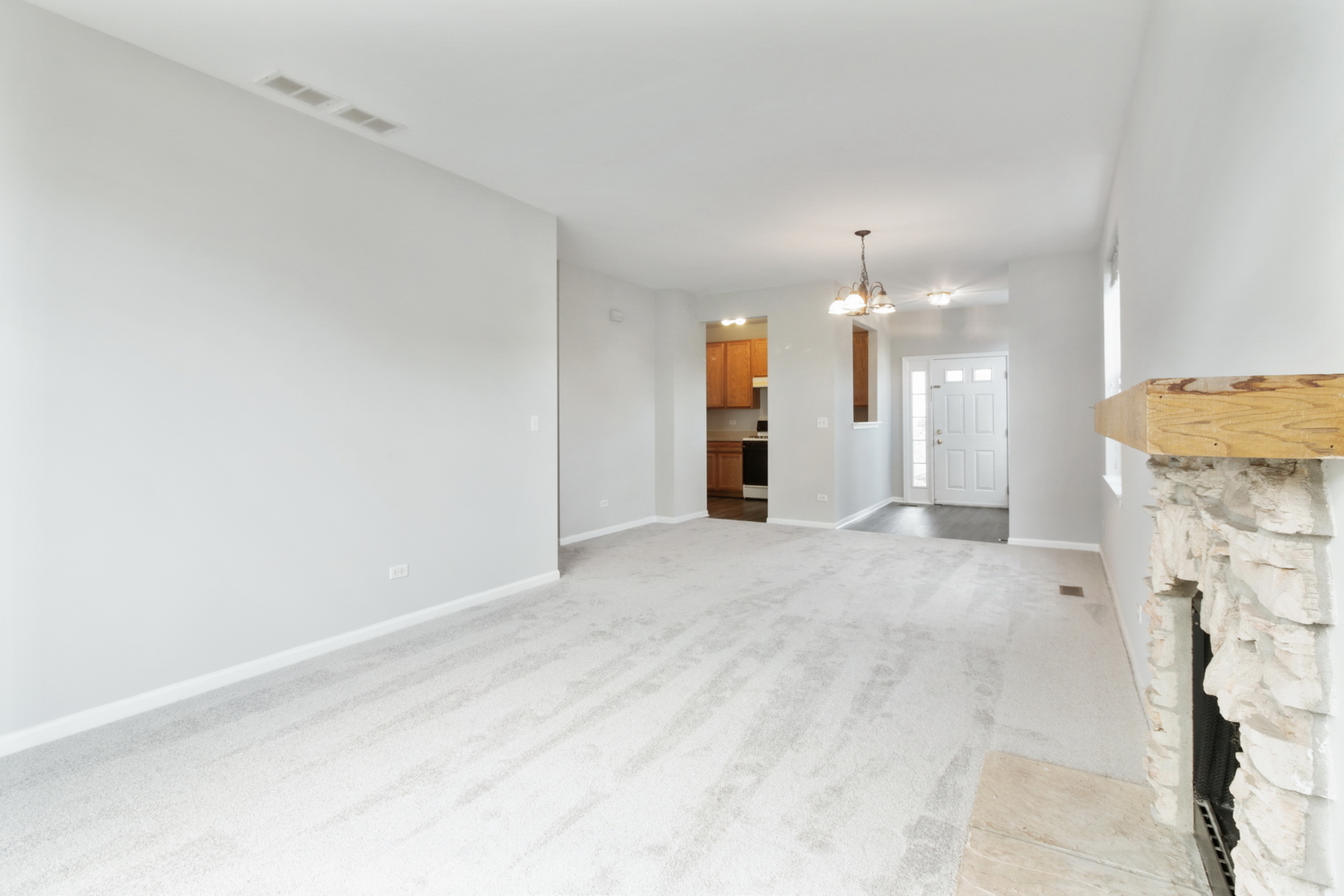 2929 Falling Waters Drive, Unit 2929 Lindenhurst, IL 60046 - Photo 7 of 17