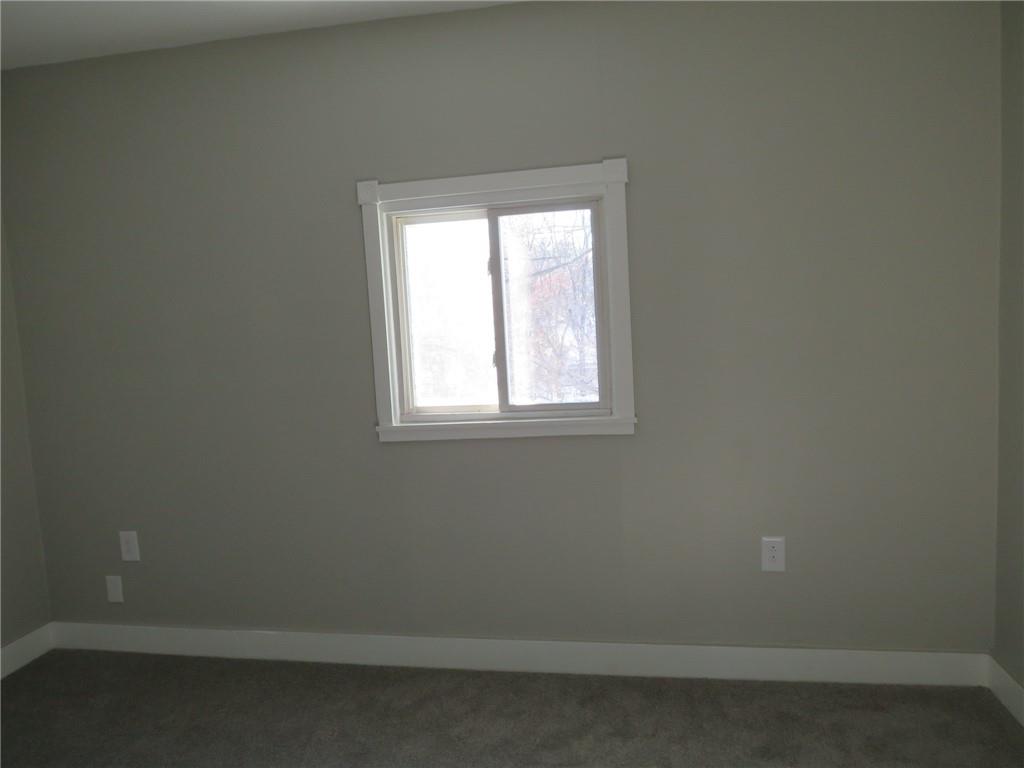 301 Paur Street Pittsburgh, PA 15211 - Photo 6 of 19 a small space with a window