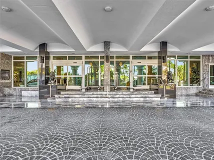 $570,000 | 5401 Collins Avenue, Unit 107, Miami Beach, FL 33140