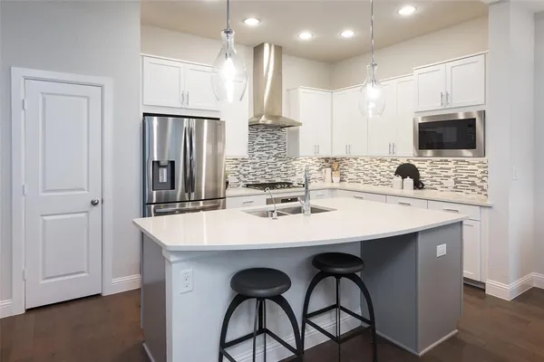 $3,400 | 1115 Manacor Lane, Dallas, TX 75212