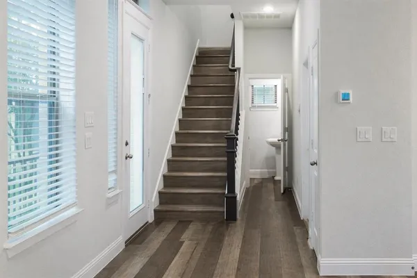 $3,400 | 1115 Manacor Lane, Dallas, TX 75212
