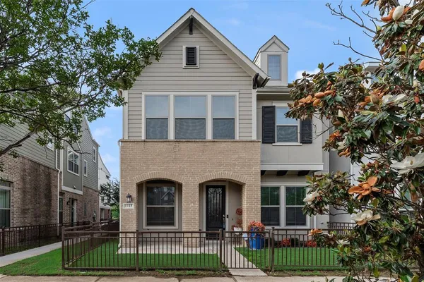 $3,400 | 1115 Manacor Lane, Dallas, TX 75212