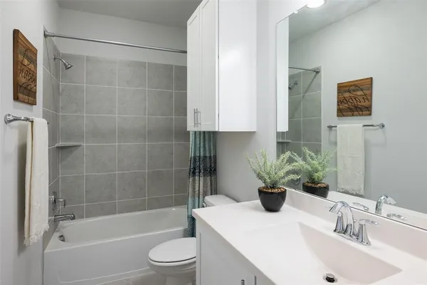 $3,400 | 1115 Manacor Lane, Dallas, TX 75212