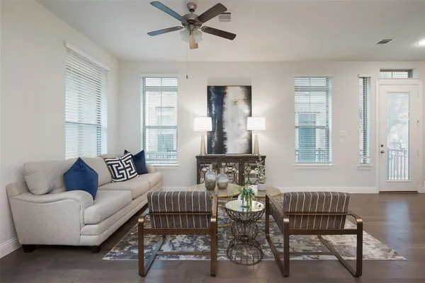 $3,400 | 1115 Manacor Lane, Dallas, TX 75212