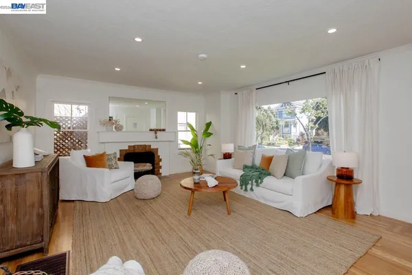 $1,095,000 | 1321 Pearl Street, Alameda, CA 94501