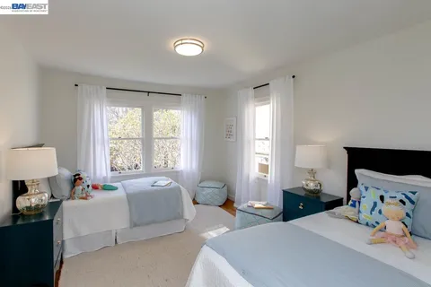 $1,095,000 | 1321 Pearl Street, Alameda, CA 94501