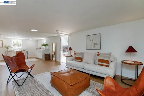 $1,095,000 | 1321 Pearl Street, Alameda, CA 94501