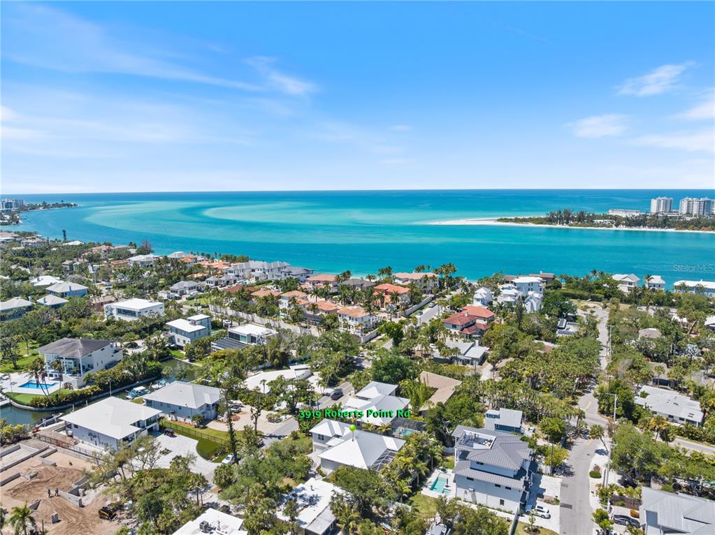 3919 Roberts Point Road Sarasota, FL 34242 - Photo 15 of 47