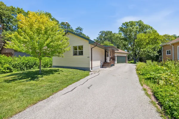 $250,000 | 1019 South 6th Street, De Pere, WI 54115
