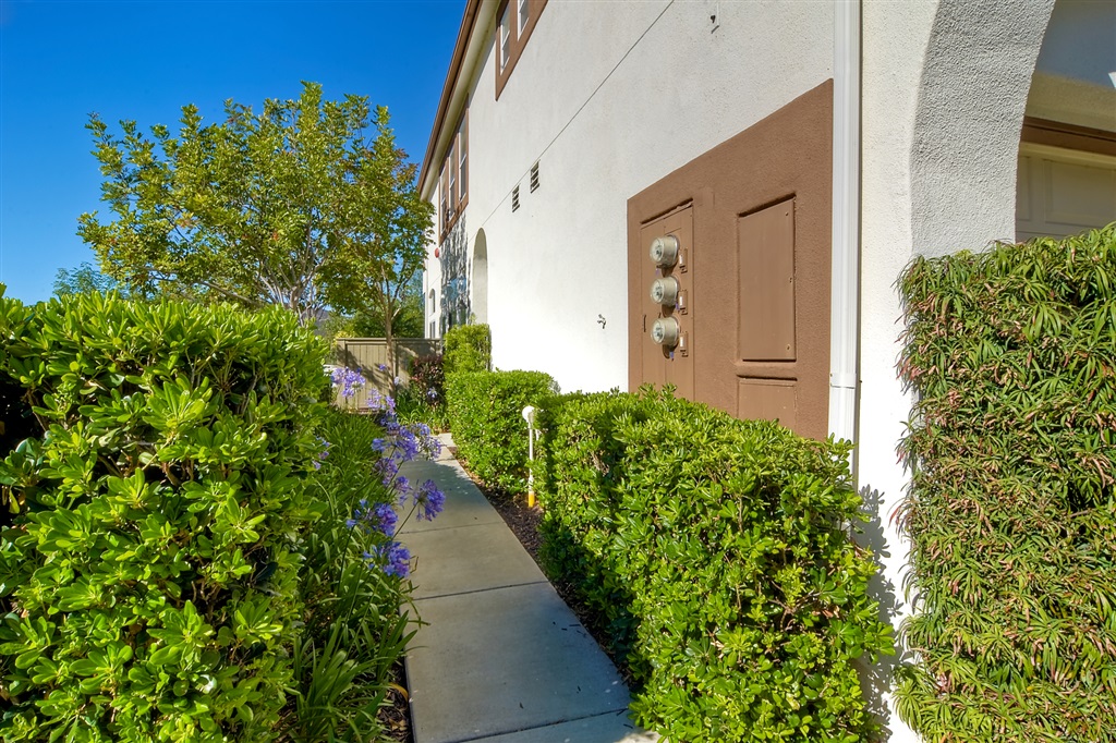 16981 Meadowlark Ridge Road, Unit 3 San Diego, CA 92127 - Photo 2 of 23