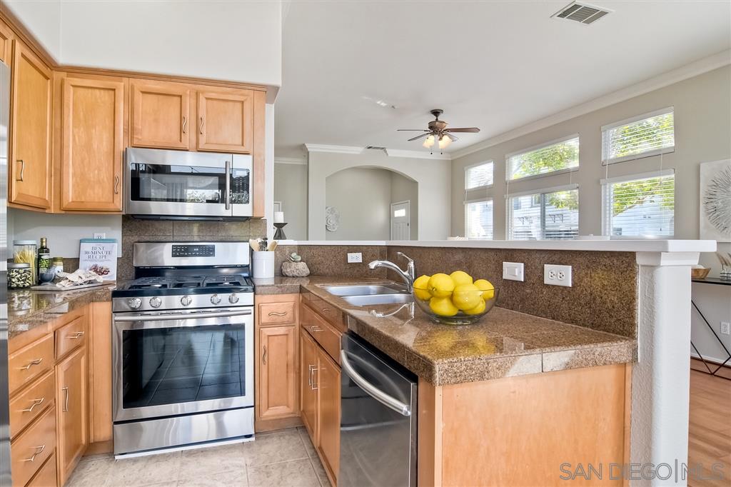 16981 Meadowlark Ridge Road, Unit 3 San Diego, CA 92127 - Photo 11 of 23