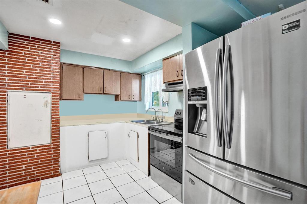 5542 Southwest 6th Street Margate, FL 33068 - Photo 7 of 21