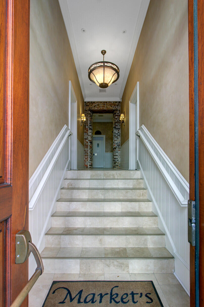 85 Cumberland Street, Unit 16 Charleston, SC 29401 - Photo 4 of 19 Entryway