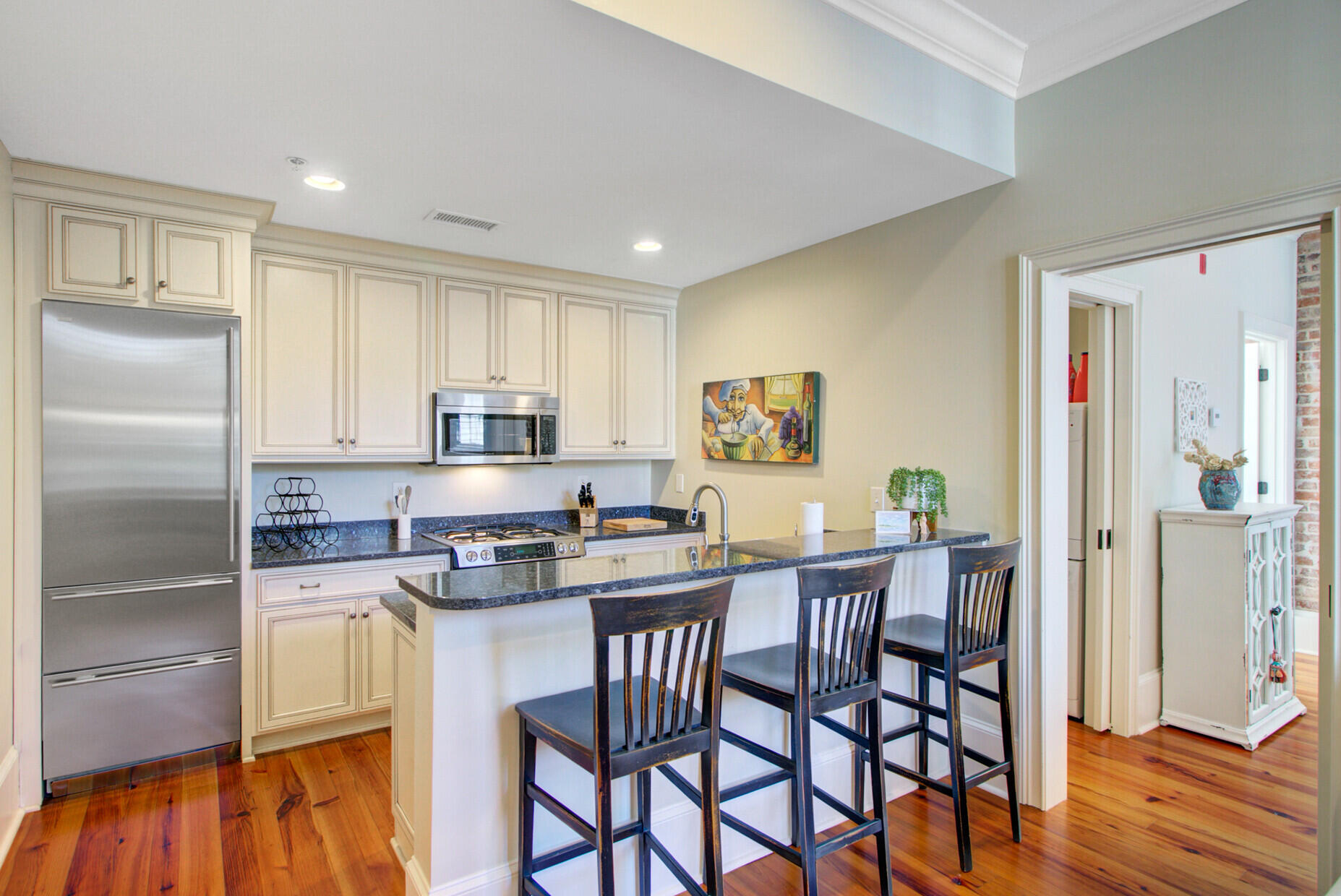 85 Cumberland Street, Unit 16 Charleston, SC 29401 - Photo 10 of 19 JennAir & Sub Zero Appliances