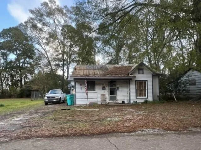 $31,700 | 519 East Jackson Street, Ville Platte, LA 70586