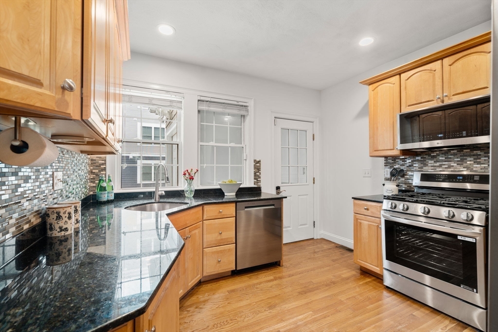 64 Webster Street, Unit 64 Newton, MA 02465 - Photo 8 of 35