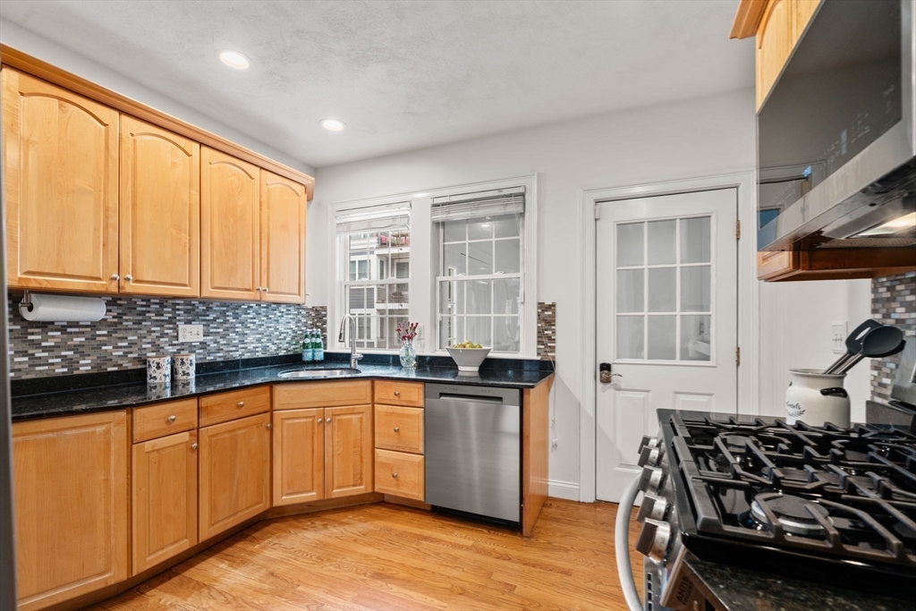 64 Webster Street, Unit 64 Newton, MA 02465 - Photo 10 of 35