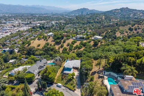 $1,699,999 | 3661 Sunswept Drive, Studio City, CA 91604
