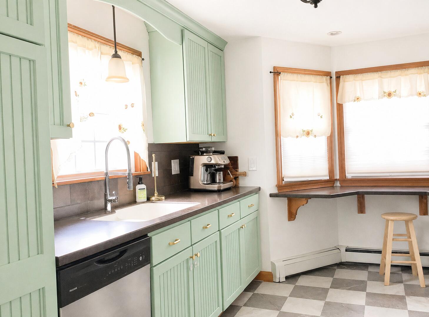 73 Hillside Street Presque Isle, ME 04769 - Photo 2 of 24 sink