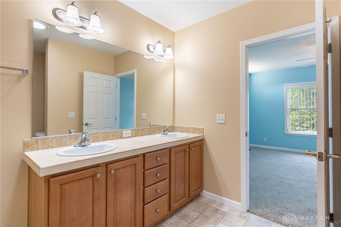 381 Englewood Road Springfield, OH 45503 - Photo 21 of 31 Gallery Image 21